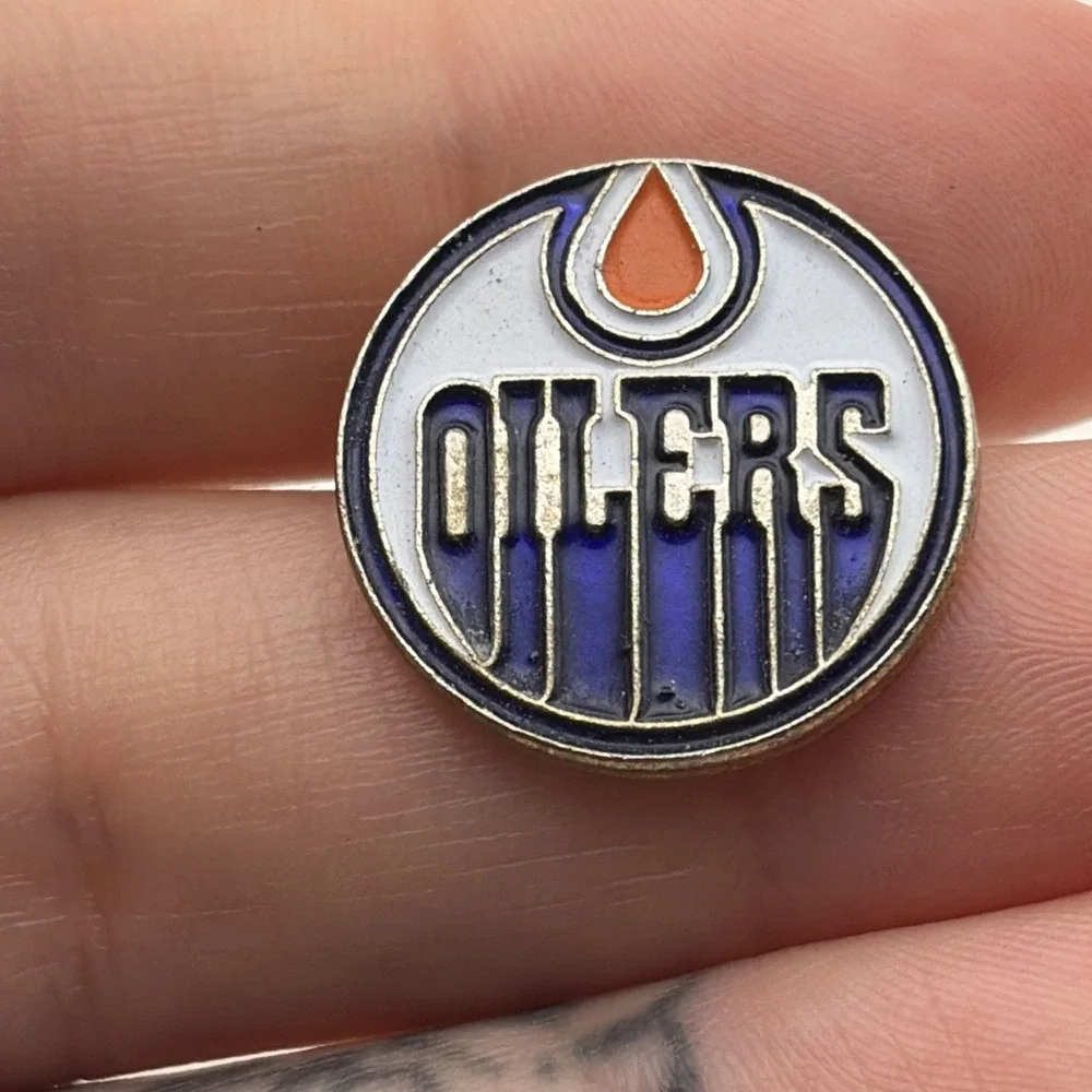 Edmonton Oilers Logo NHL National Hockey League Lapel Hat Pin